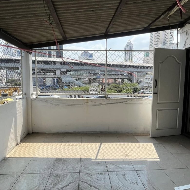 rooftop 4th floor